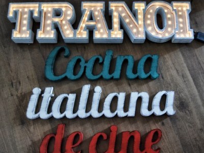 Rótulo luminoso restaurante italiano
